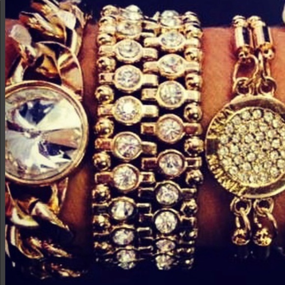 Gorgeous stretch silver Nora Norway bracelet with “no pinch” NWT red car… - Picture 2 of 3